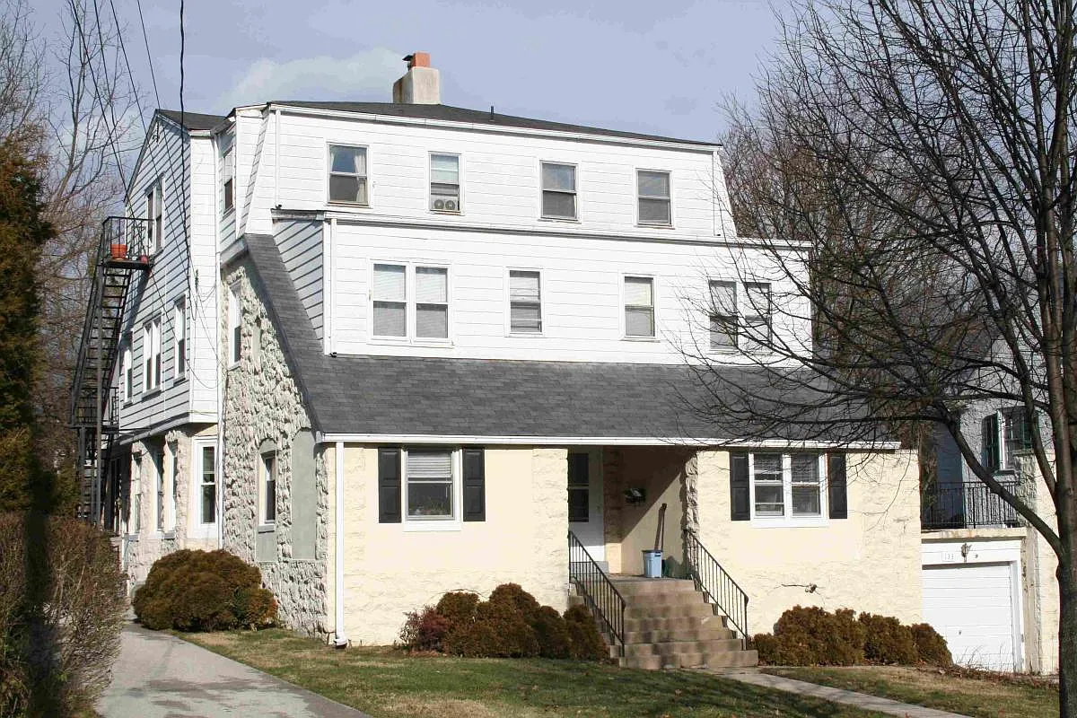 133 Runnymede Avenue — Photo 1
