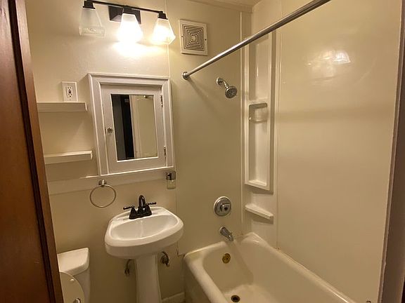 4th image of 531 Malden Ave E APT 302