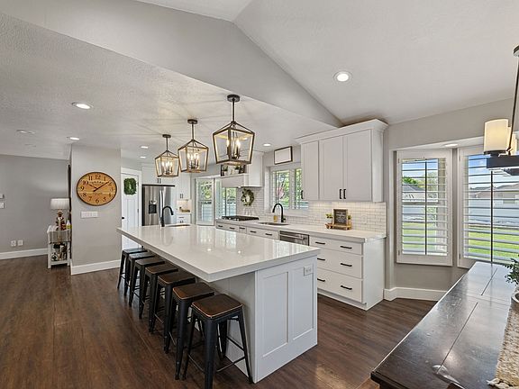 4th image of 1169 W Matthews Way