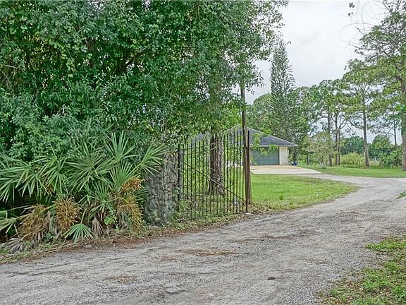 4th image of 3484 SW Boatramp Ave