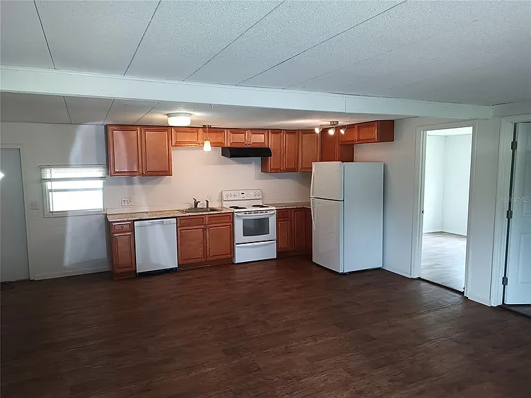 3368 Maple Ln — Photo 6