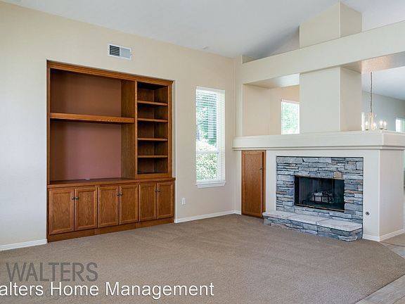 3rd image of 3115 Ferncreek Ln