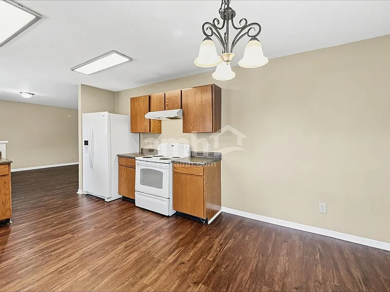 2361 Blackthorn Dr — Photo 4