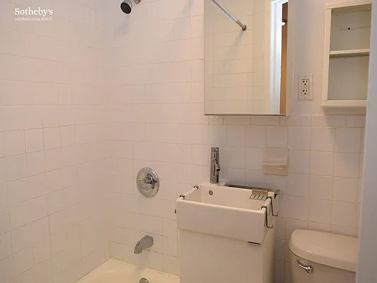 Rented by Sotheby's International Realty | media 16