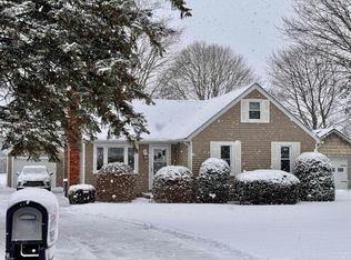 4599 Meadowlawn Dr, Fort Gratiot, MI