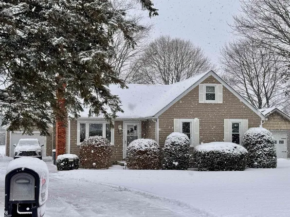 4599 Meadowlawn Dr, Fort Gratiot, MI 48059