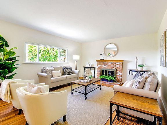 3rd image of 1681 Canna Ln