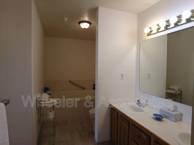 560 E South Temple #602 — Photo 11