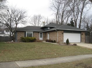 1287 Leverenz Rd, Naperville, IL 60564