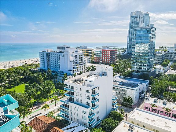 3rd image of 200 Ocean Dr APT 6B