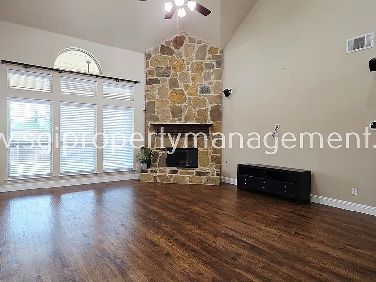 12381 Summertree Dr — Photo 8