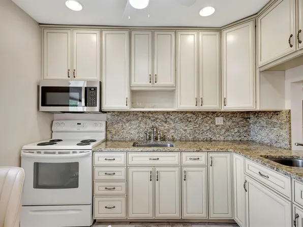 104 W Plymouth Ln #M, West Palm Beach, FL 33417