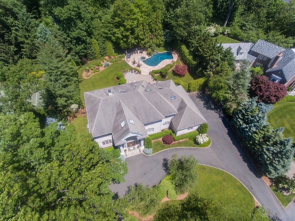 1st image of 15 Shirlawn Dr