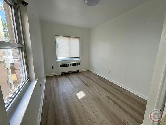 3rd image of 3220 Lafayette Ave Floor 2