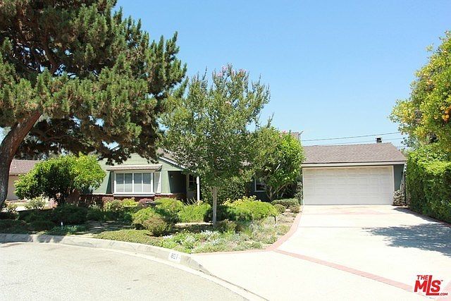 1st image of 827 S Dancove Dr