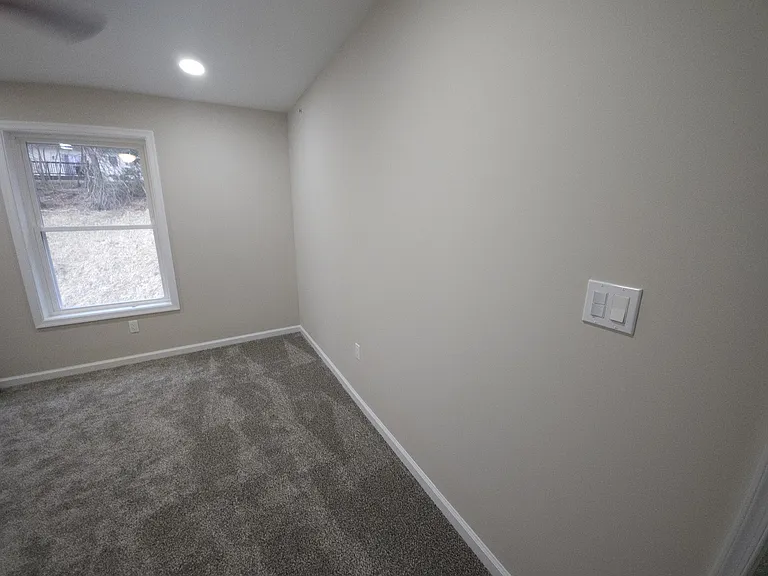 1068 Lakeland Dr — Photo 26