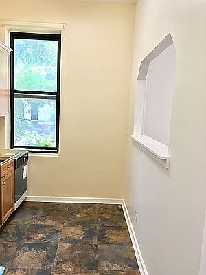 3rd image of 190 8th Ave APT 3