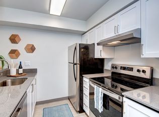 Row on Third, Seattle, WA 98125