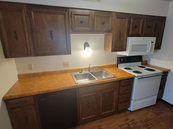 3rd image of 1432 B St #6