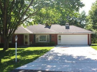 1716 S 39th St, Saint Joseph, MO 64507