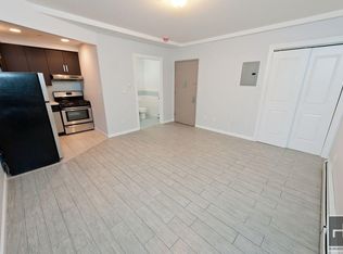 3019 Crescent St, Astoria, NY 11102