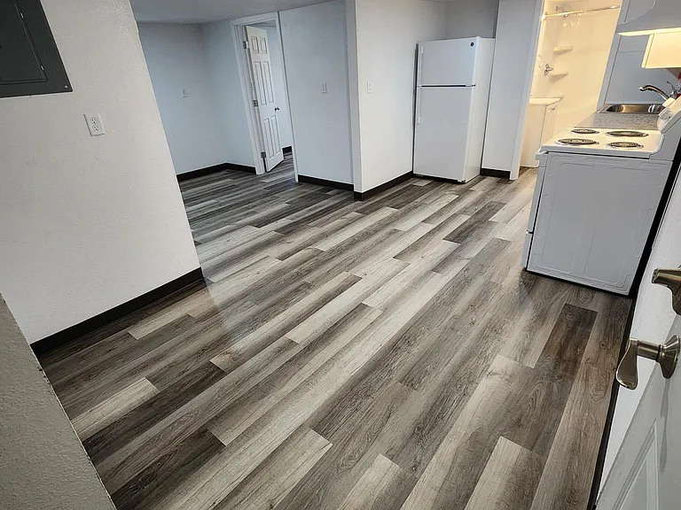 1309 N Main St #D — Photo 3