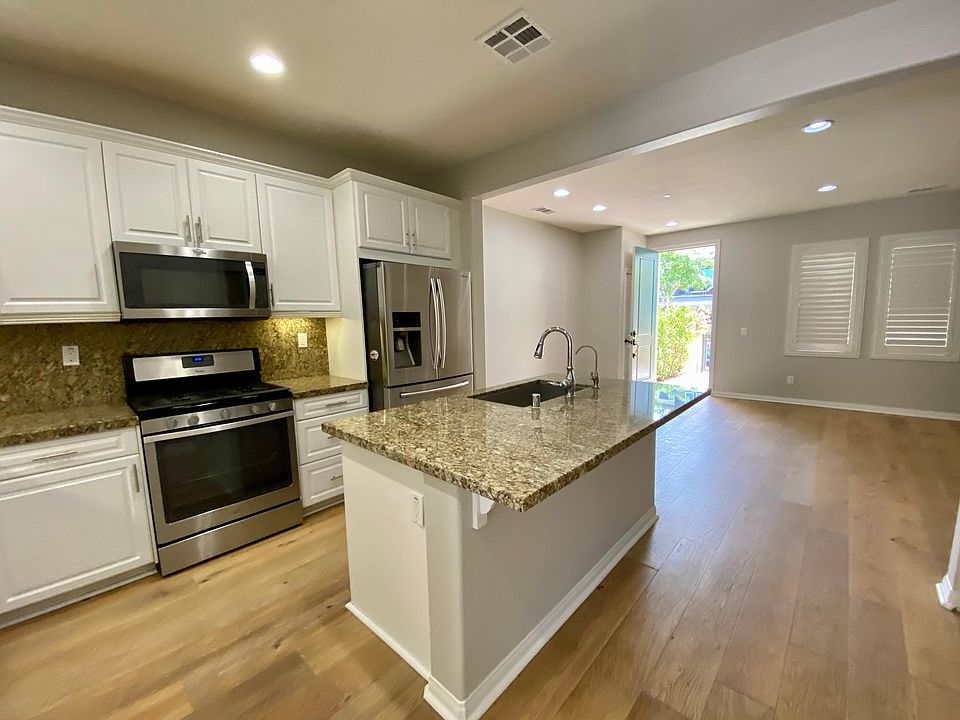 15983 Parkview Loop, San Diego, CA 92127 Zillow