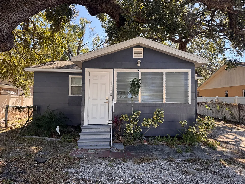 2512 W Rio Vista Ave