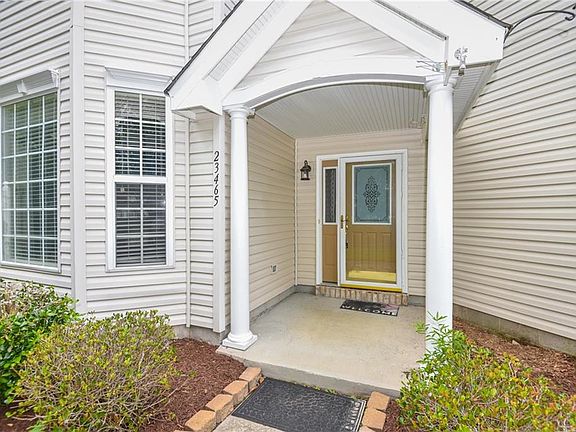 4th image of 23465 Brookwood Cir