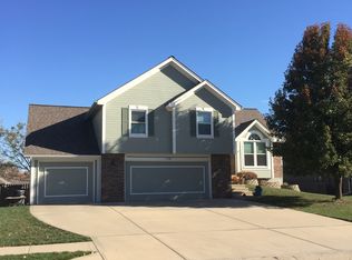 7715 N Everton Ave, Parkville, MO 64152