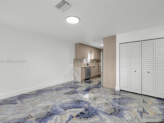 5th image of 10350 SW 48th St #2