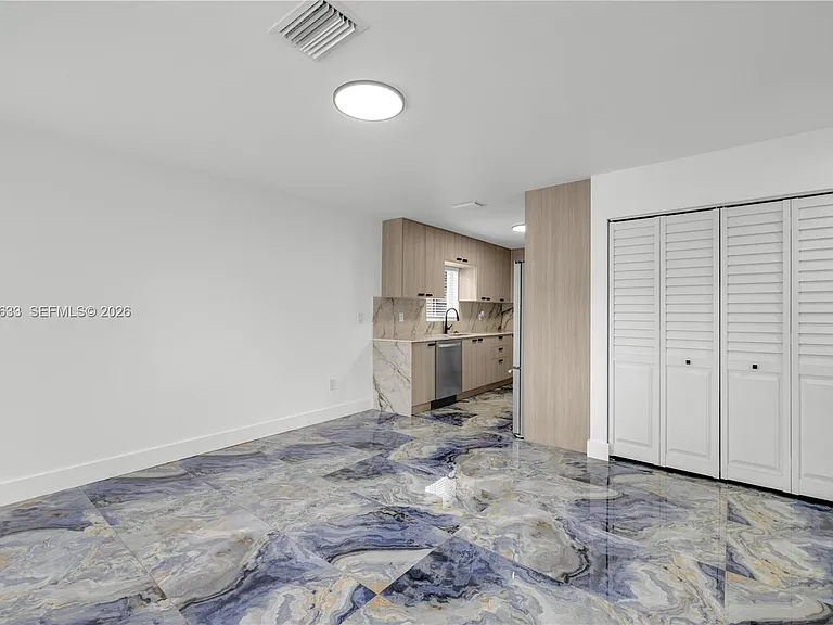 10350 SW 48th St #2 — Photo 5