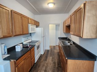 305 W 4th St #2, Rainier, OR 97048