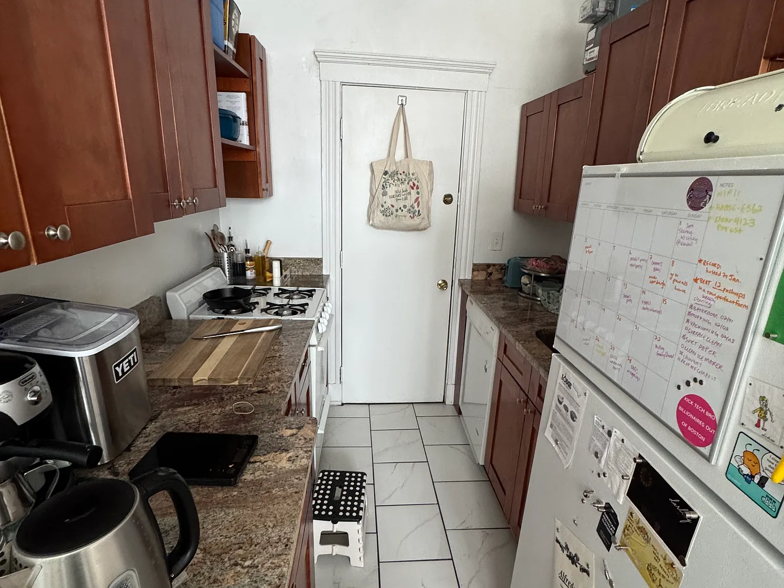 Studio, 1.0 bath, 380 sqft, $2,110 — Photo 2