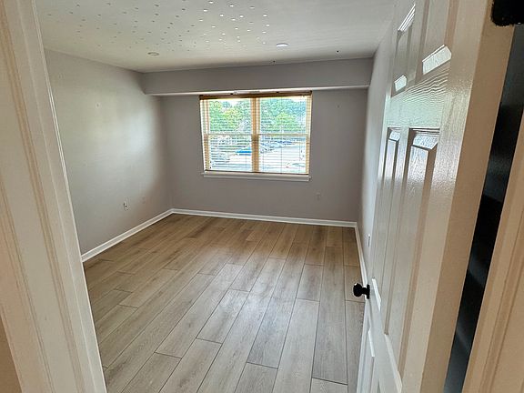 5th image of 424 N Armistead St APT 201