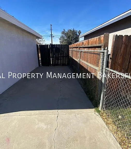 136 Clifton St — Photo 20