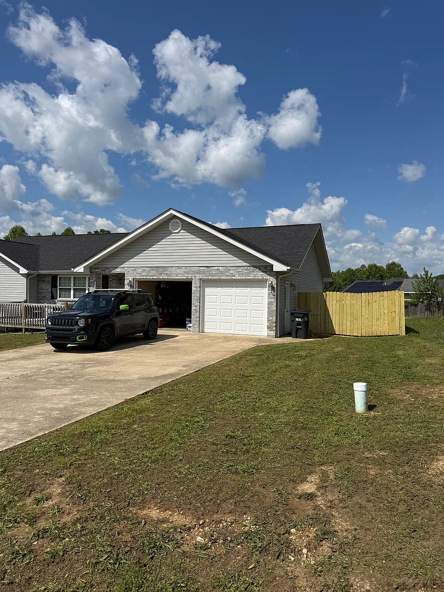 Building Photo - 20567 Lewellyn Ln