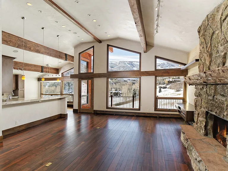 10 Martingale Ln — Photo 5