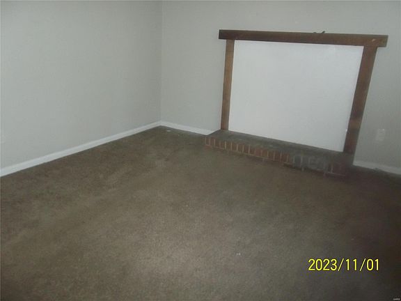 3rd image of 9757 Dennis Dr