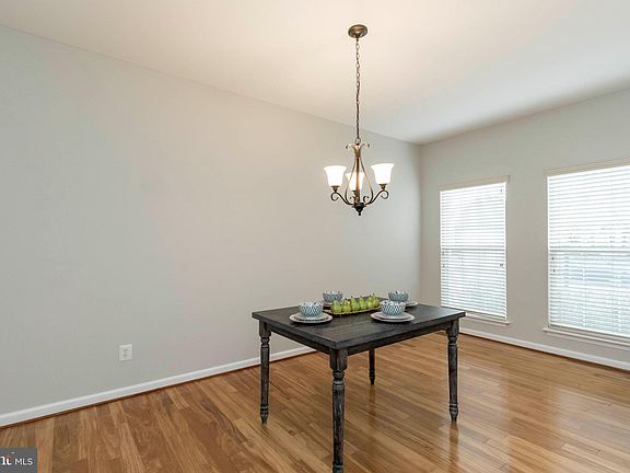 4th image of 20 Remington Ct