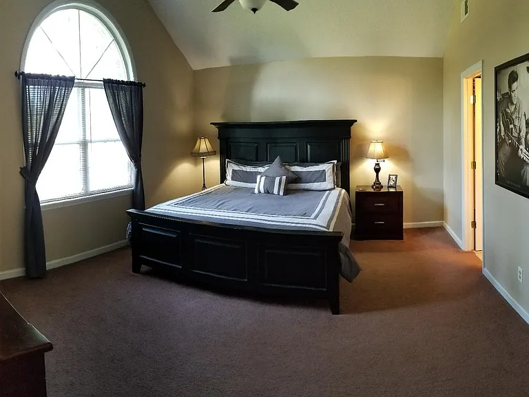 501 Carriage Ln — Photo 10