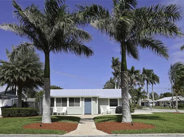 4621 103rd St W, Bradenton, FL 34210