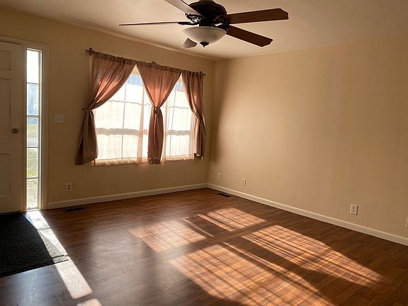 2nd image of 214 Crestwood Ln