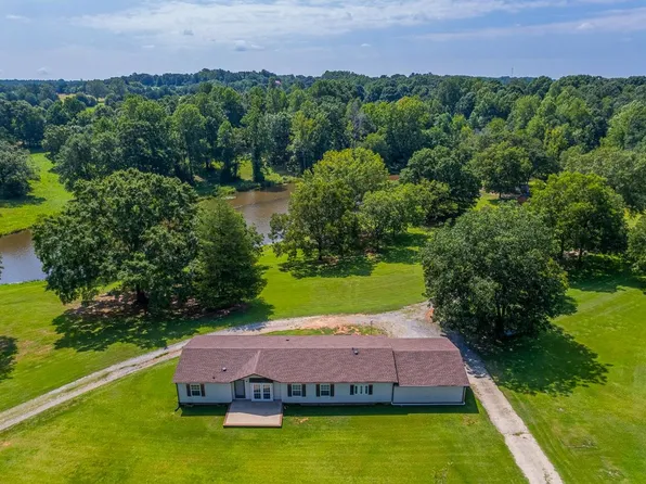 120 Rainey Mill Rd, Campobello, SC 29322