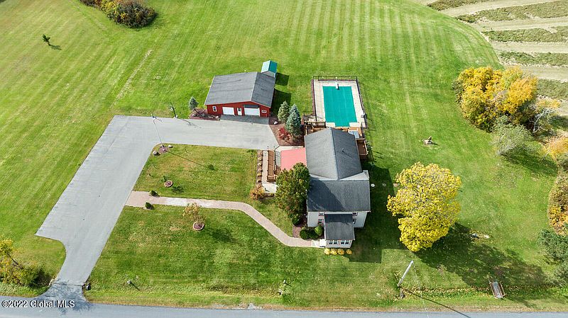 3rd image of 512 Belldons Road
