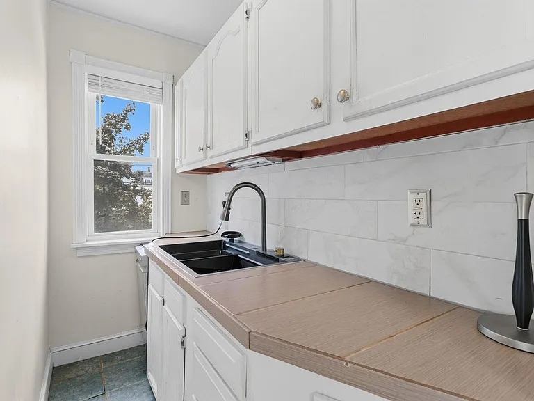 616 Hevey St — Photo 15