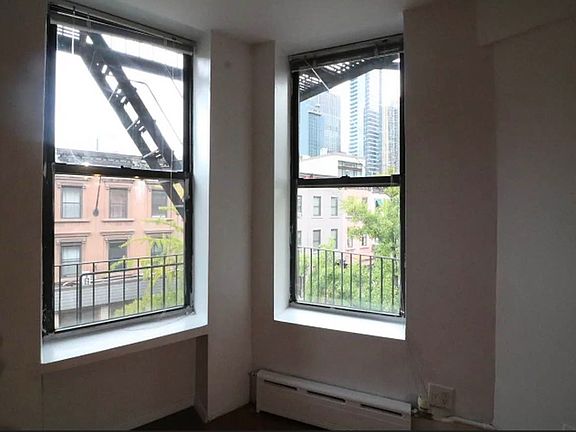 5th image of 368 W 46th St APT 3F