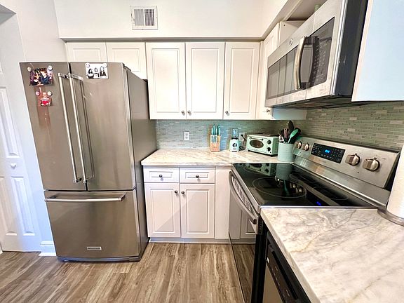 5th image of 3307 Tuscany Way #3307