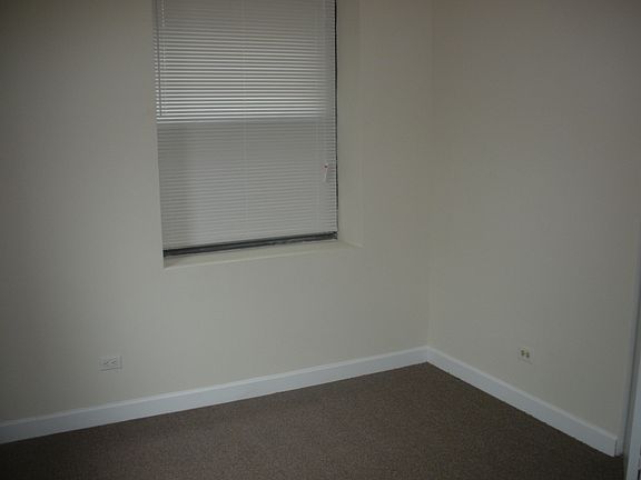 3rd image of 4752 S Wabash Ave APT 103