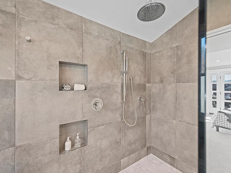1027 Vinial St — Photo 36